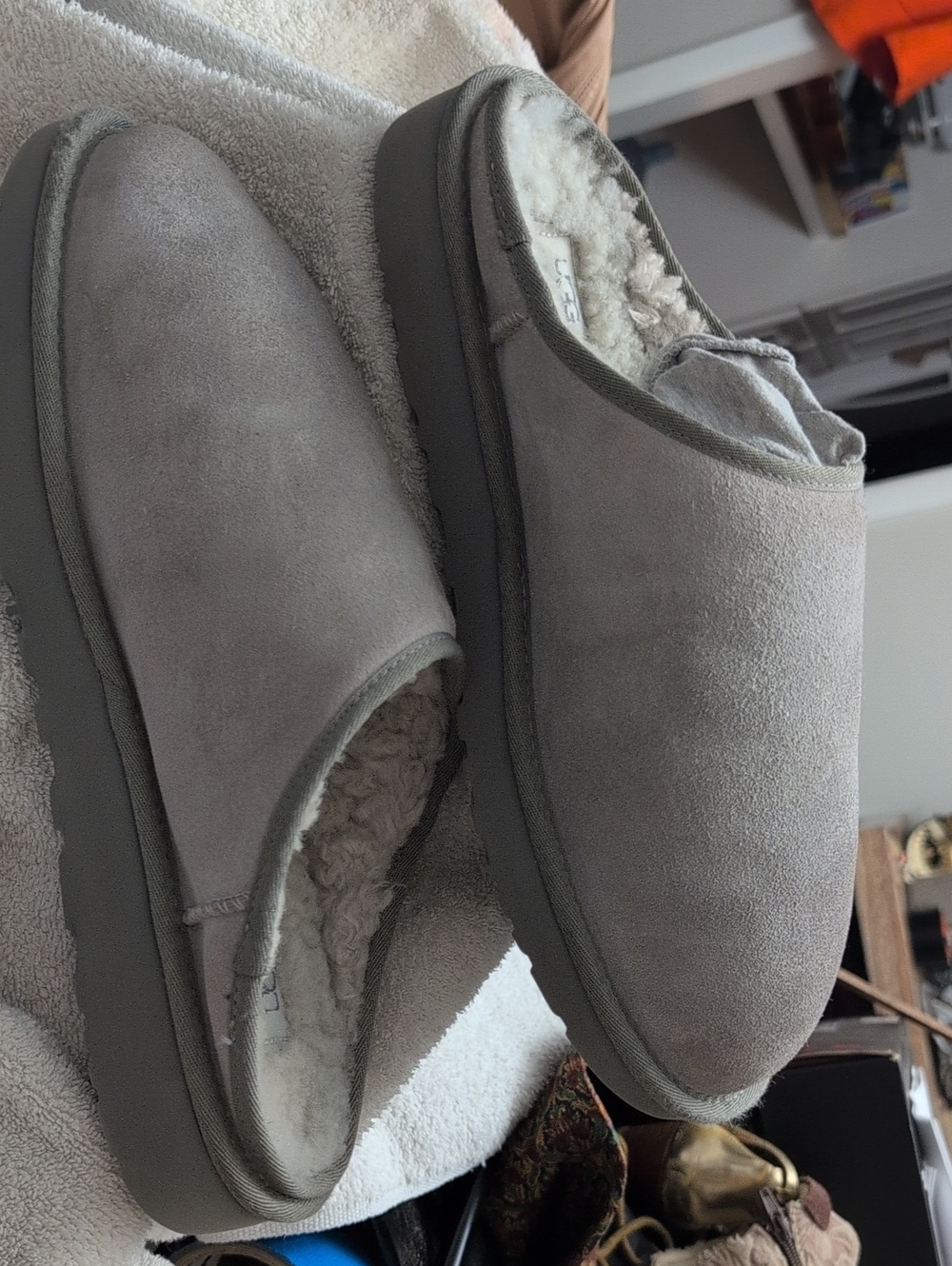 For The bg Boys! UGG Mens Gray Suede Slip-On Shearling Clogs
